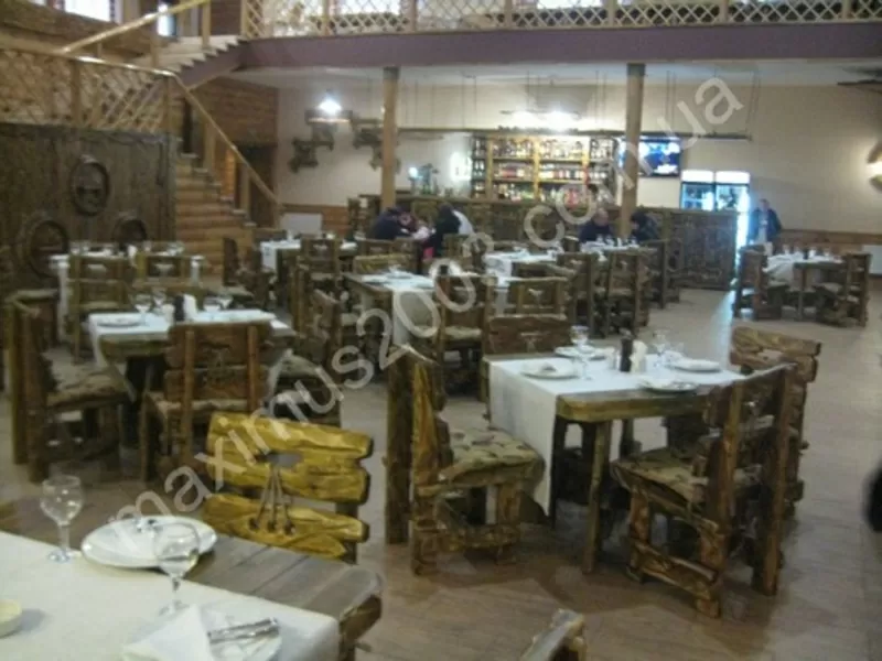   Столы и стулья под старину для кафе